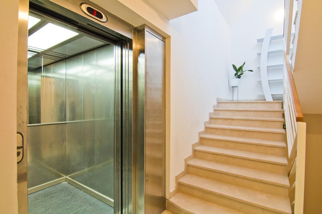 Laura Lux Suites Split Bagian luar foto