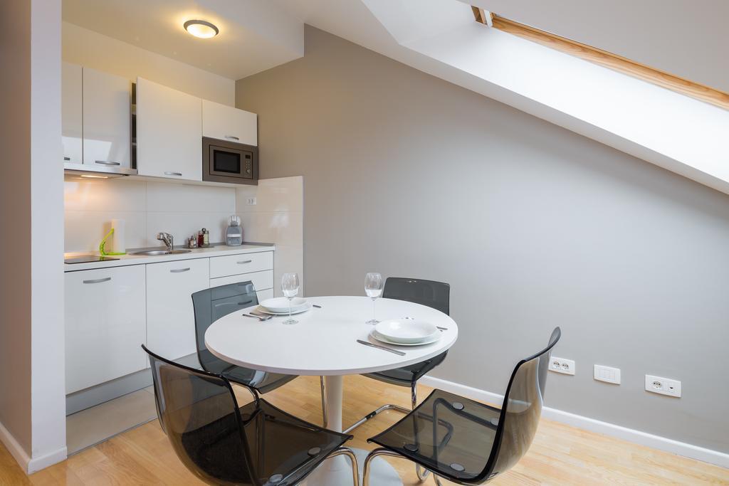 Laura Lux Suites Split Bagian luar foto