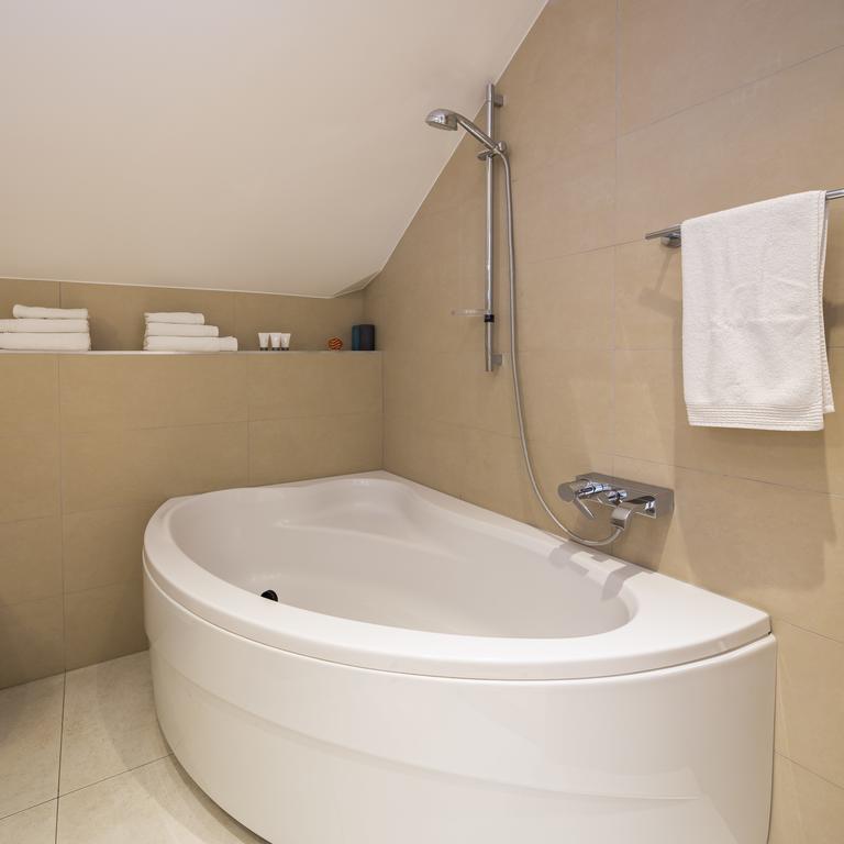 Laura Lux Suites Split Bagian luar foto