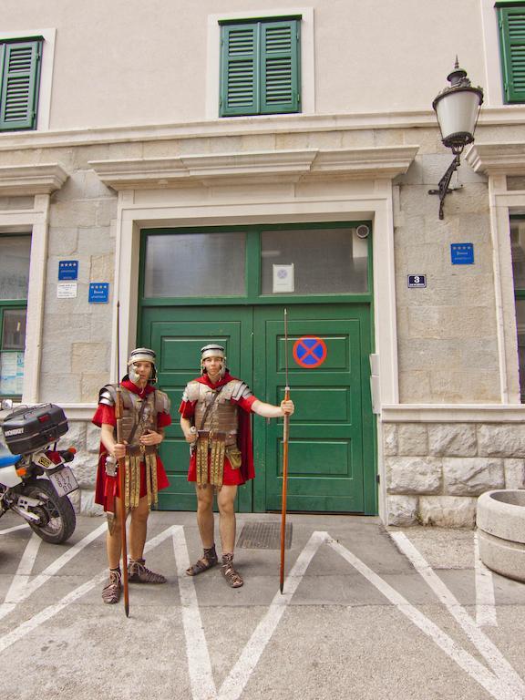 Laura Lux Suites Split Bagian luar foto